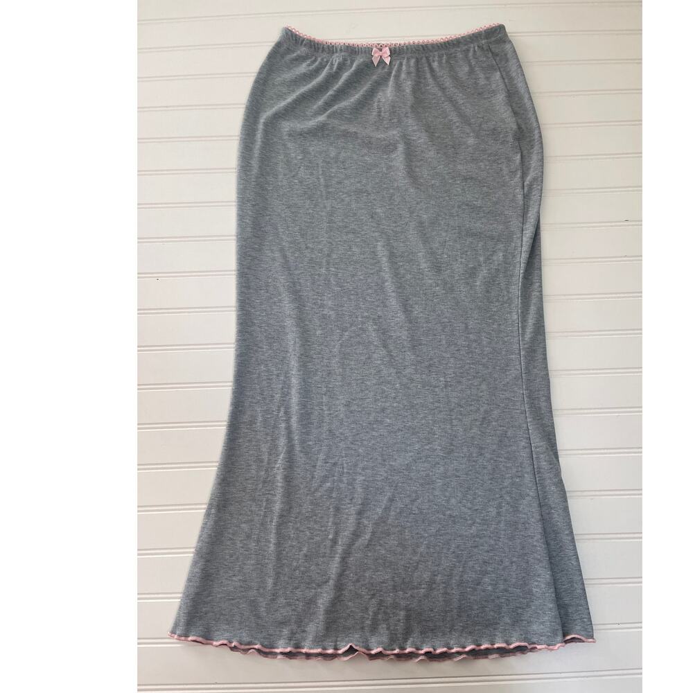 Gray Textured Ribbed Maxi Skirt Pink Lace‎ Bow Detail - Size Women's Medium
